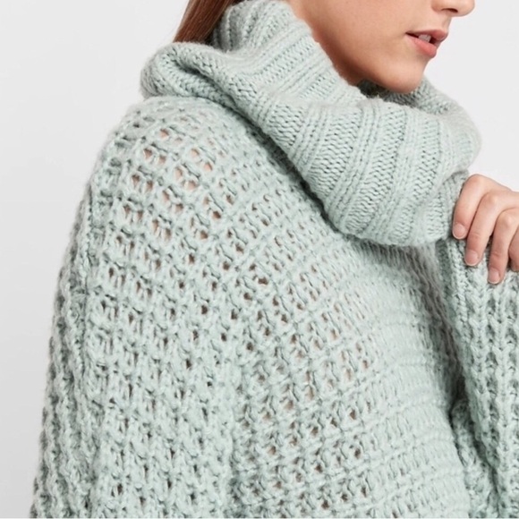 Express Women S Light Blue Open Stitch Chunky Knit Oversized Cowl Neck Sweater - Picture 2 of 10